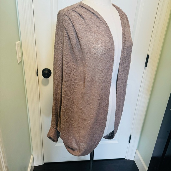 The Essential Travel Open Front knit knotted Cardigan - Picture 7 of 11